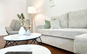 Mystay: Zentral I Design I Prime I Gaeste Wc
